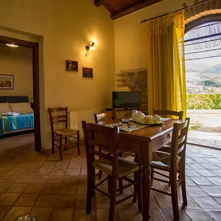 Poggio Pozzetti Farm stay Lascari